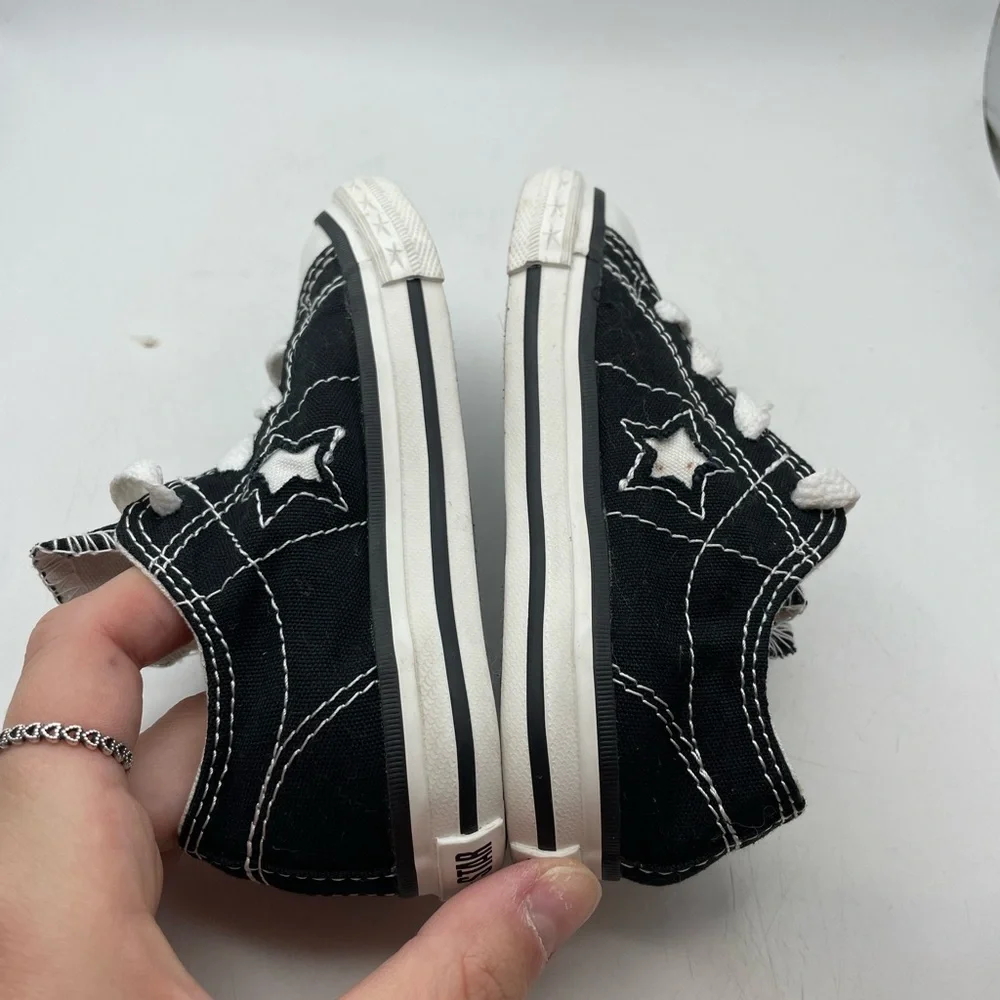 Converse One Star infant Black Star Sneakers size 7